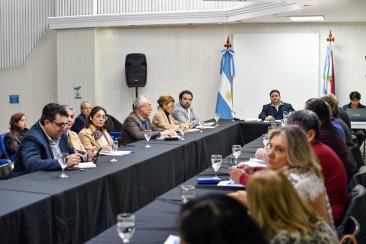 Estarán presentes los cuatro gremios docentes. Estarán presentes los cuatro gremios docentes.