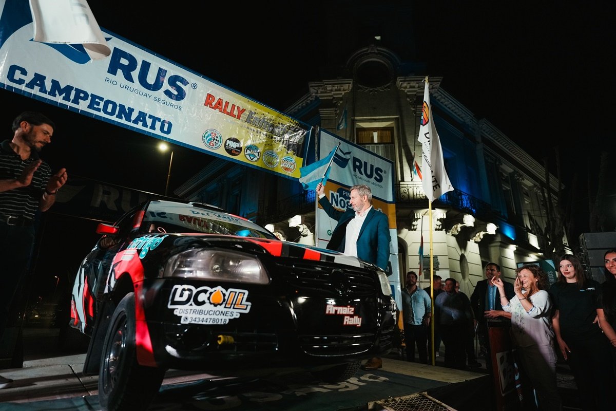 Participan 25 autom&oacute;viles de distintos puntos del pa&iacute;s y del Uruguay.