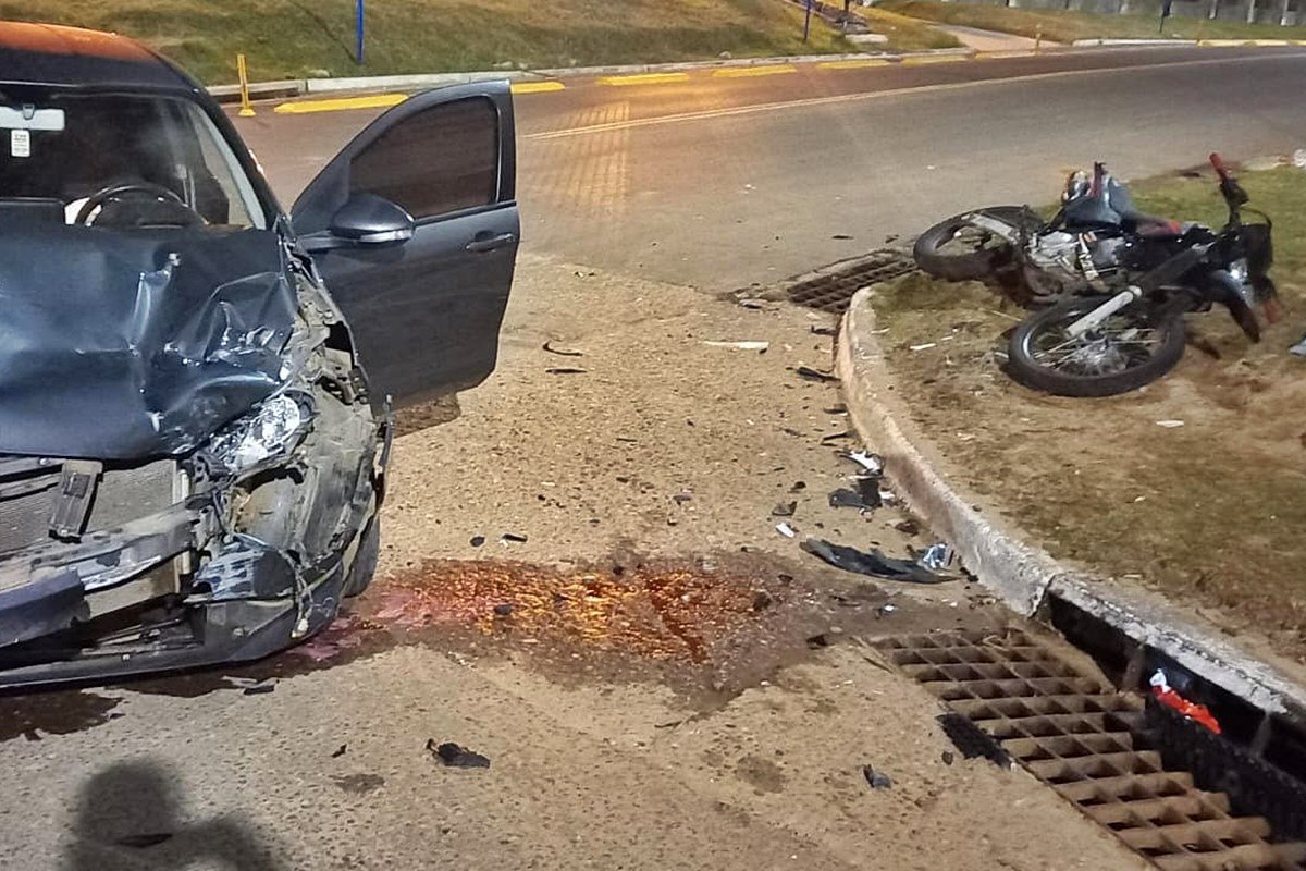 Los veh&iacute;culos tras el choque en la madrugada del domingo