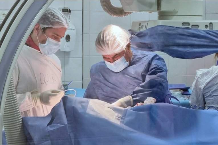 El hospital Masvernat realiz&oacute; una in&eacute;dita cirug&iacute;a card&iacute;aca de implante