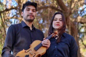 Emanuel Ramos en violín y Lucía Zeiter en piano. Emanuel Ramos en violín y Lucía Zeiter en piano.