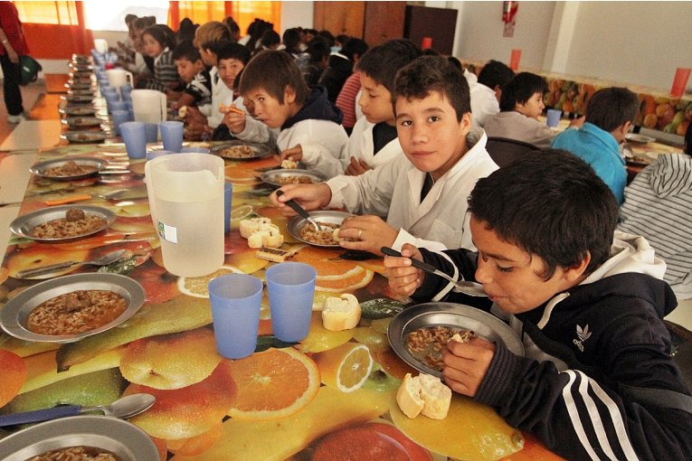 El gobierno provincial anunci&oacute; que los comedores escolares tendr&aacute;n una administraci&oacute;n completamente digitalizada