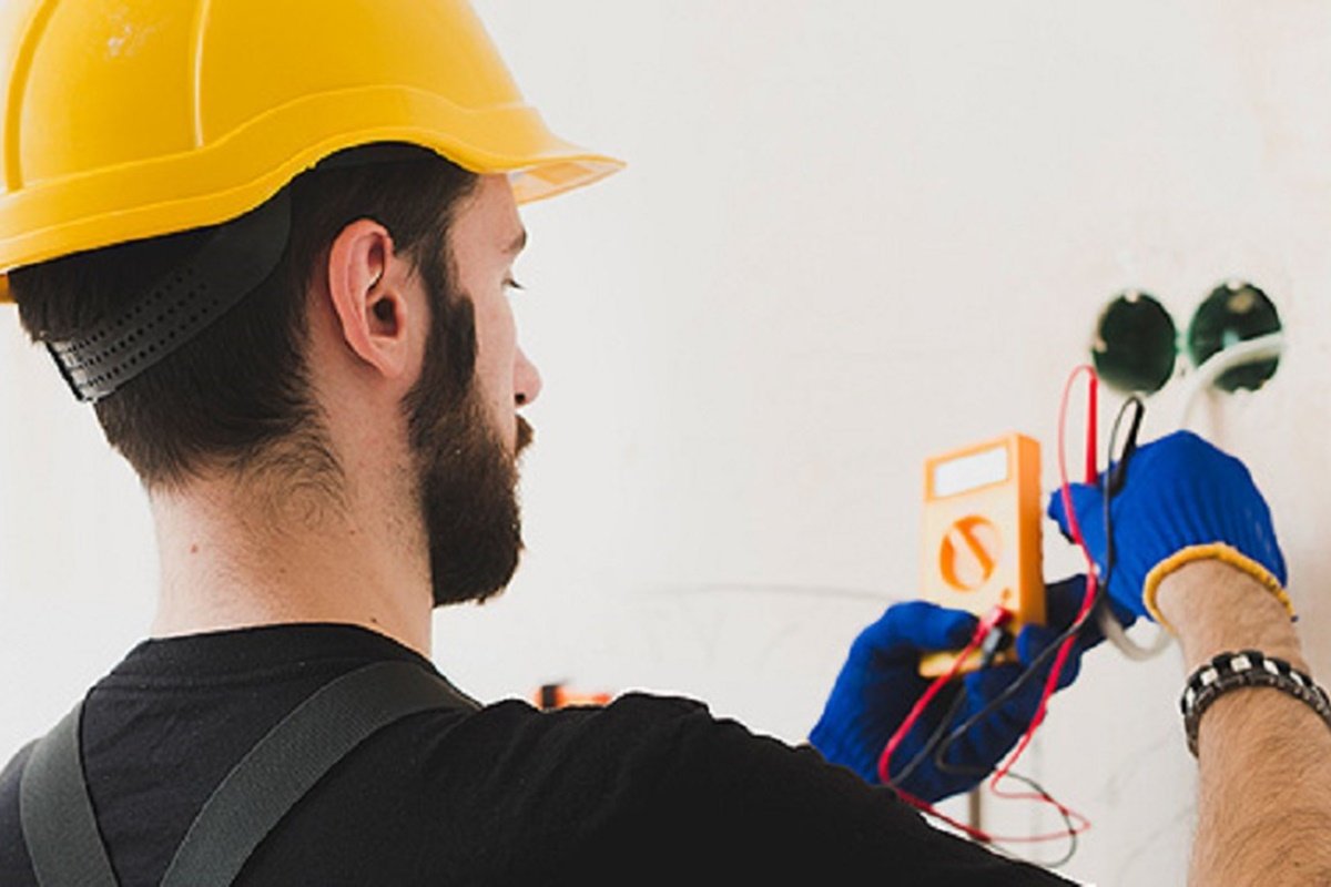 Los aspirantes deben tener t&iacute;tulo y experiencia laboral en la profesi&oacute;n.