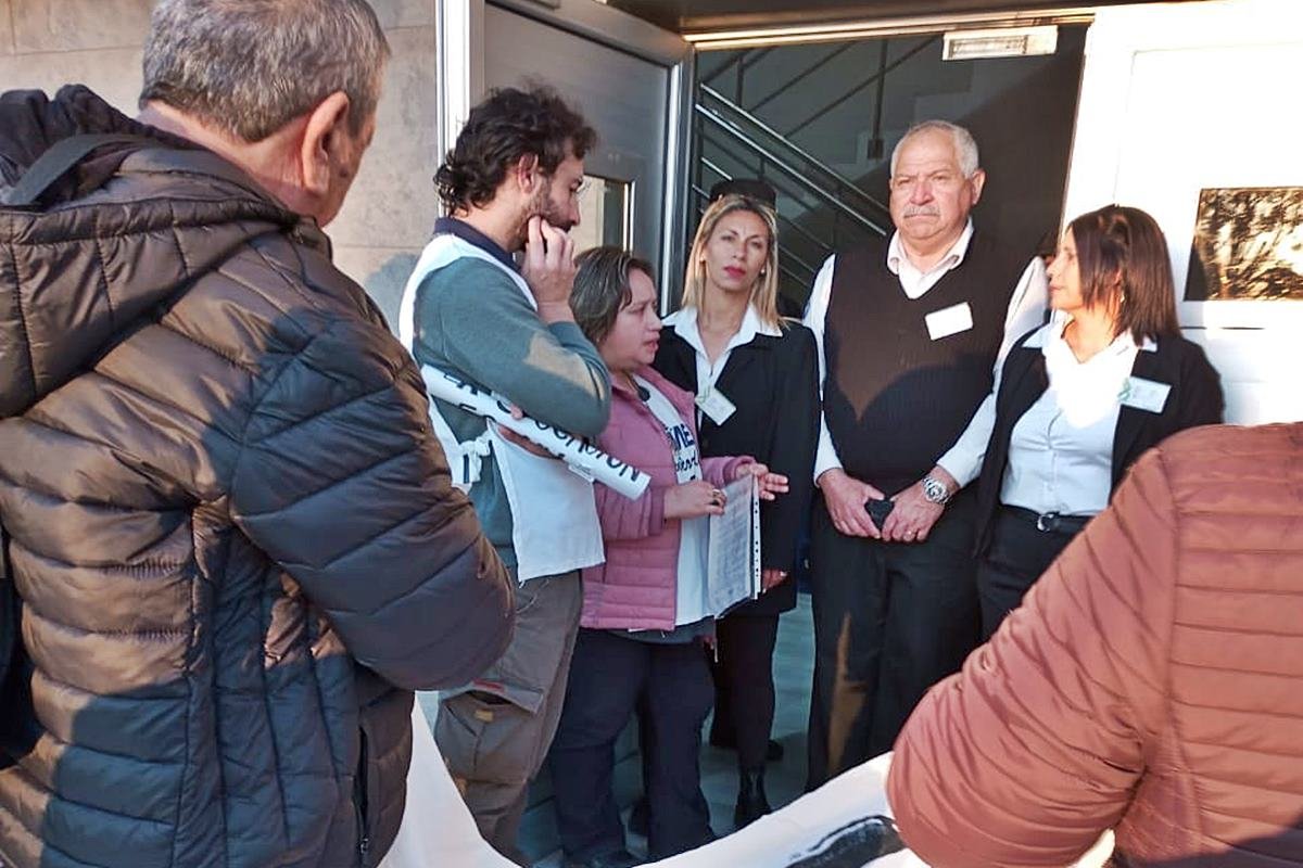 Versiones cruzadas ante el hecho.