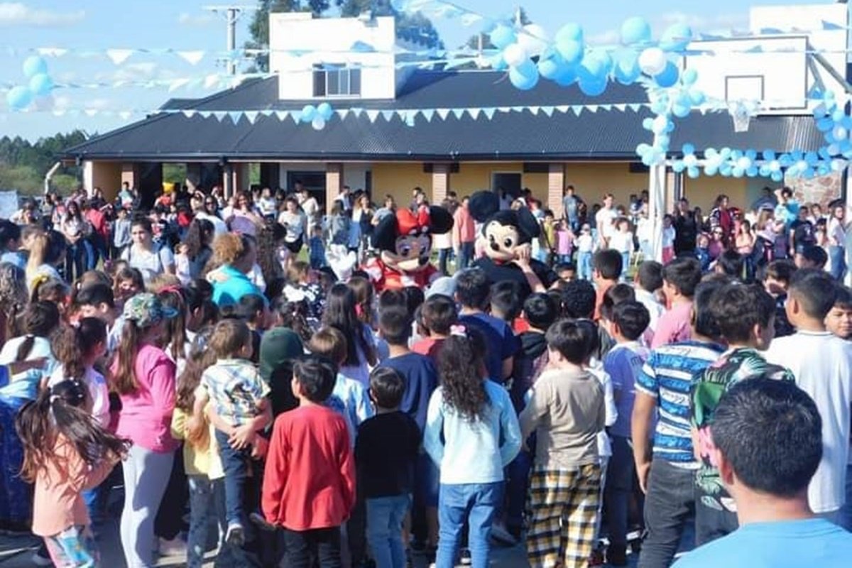 Habrá juegos, sorteos, kermesse y espectáculos para disfrutar. Habrá juegos, sorteos, kermesse y espectáculos para disfrutar.