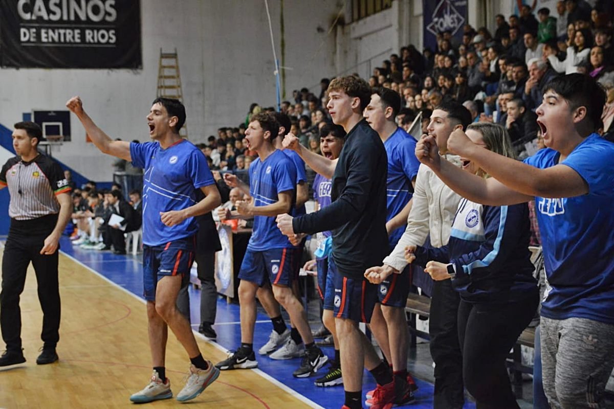 Ferro va por otra fecha de local ante San Salvador