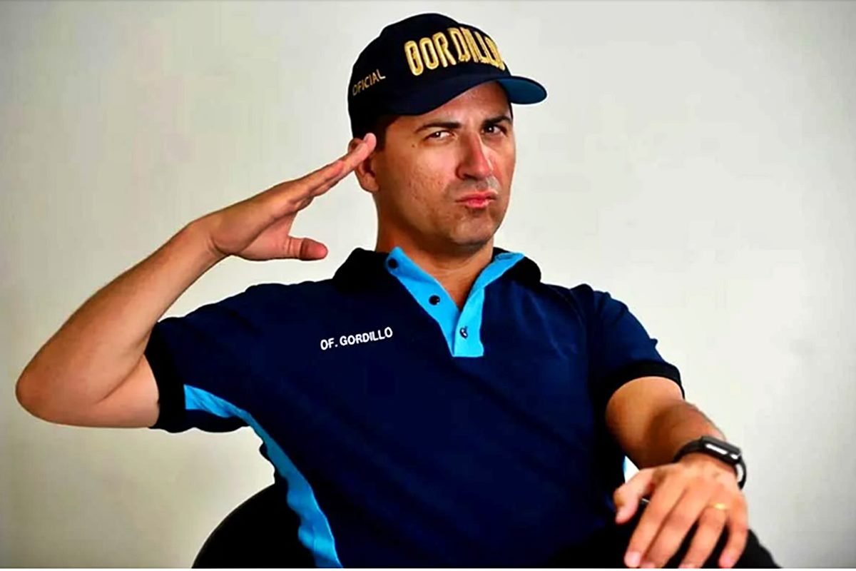 El Oficial Gordillo presenta su nuevo show en Concordia.