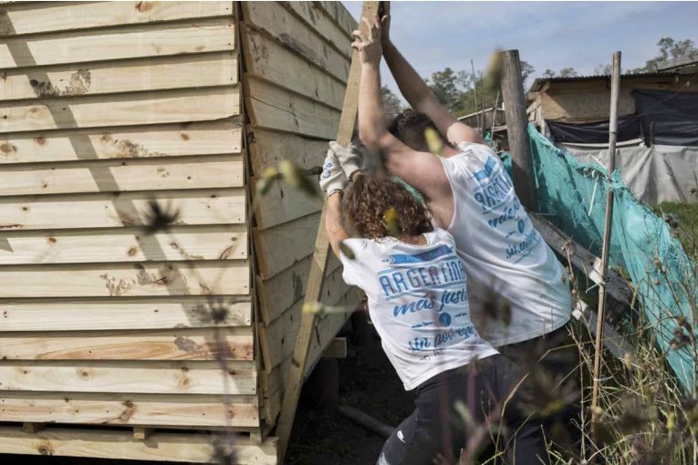 El InVyTam explic&oacute; como se seleccionar&aacute;n a los beneficiarios de los viviendas de TECHO Argentina y se invita a voluntarios para el montaje