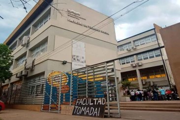 Una de las facultades de la UNER fue tomada. Una de las facultades de la UNER fue tomada.