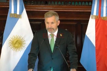 La tarifa eléctrica fue otro de los asuntos destacados de la reunión. La tarifa eléctrica fue otro de los asuntos destacados de la reunión.