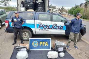 Además lo embargó por la suma de 5 millones de pesos. Además lo embargó por la suma de 5 millones de pesos.
