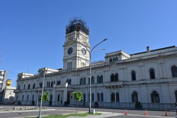 Fueron por incumplimientos graves a los deberes de funcionario público. Fueron por incumplimientos graves a los deberes de funcionario público.