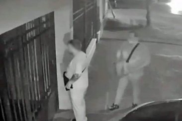 Una cámara de seguridad tomando el ingreso de lo presuntos autores Una cámara de seguridad tomando el ingreso de lo presuntos autores