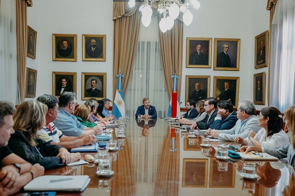 El gobierno y los gremios docentes retomaron el diálogo pero no se presentó una propuesta salarial