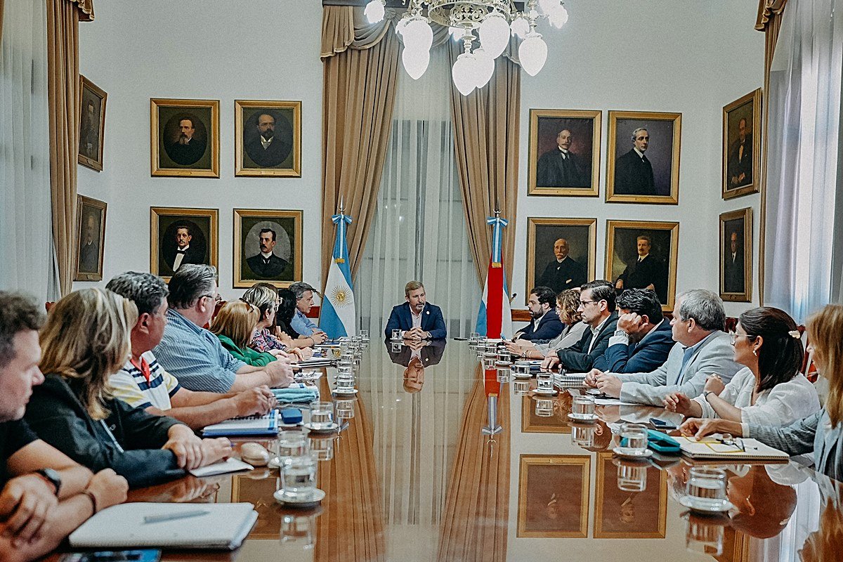 Frigerio realizó un informe sobre la situación económica de la Provincia. Frigerio realizó un informe sobre la situación económica de la Provincia.