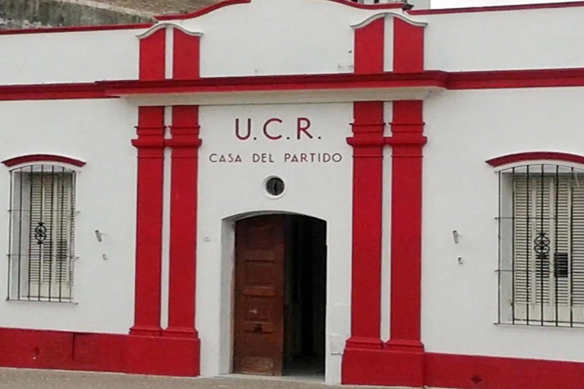 Cuestionan la alianza sellada entre UCR Entre Ríos con La Libertad Avanza. Cuestionan la alianza sellada entre UCR Entre Ríos con La Libertad Avanza.