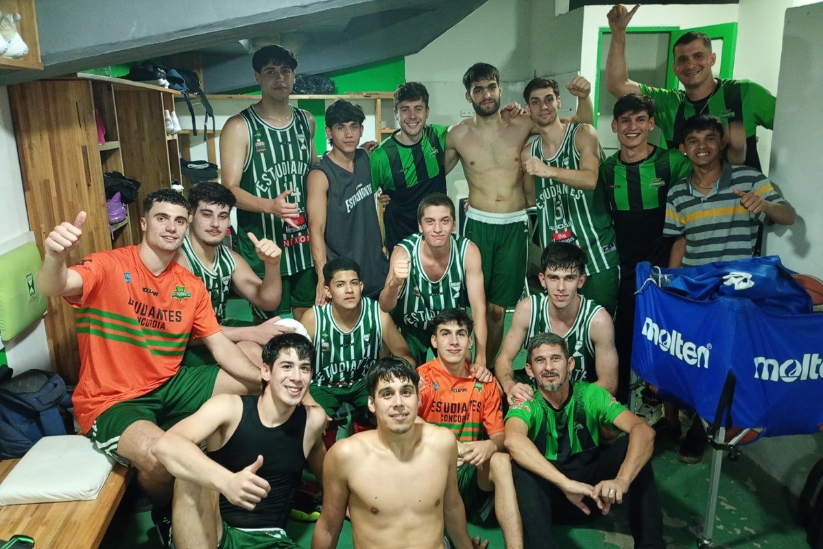 El Verde festejó el primer partido del repechaje.