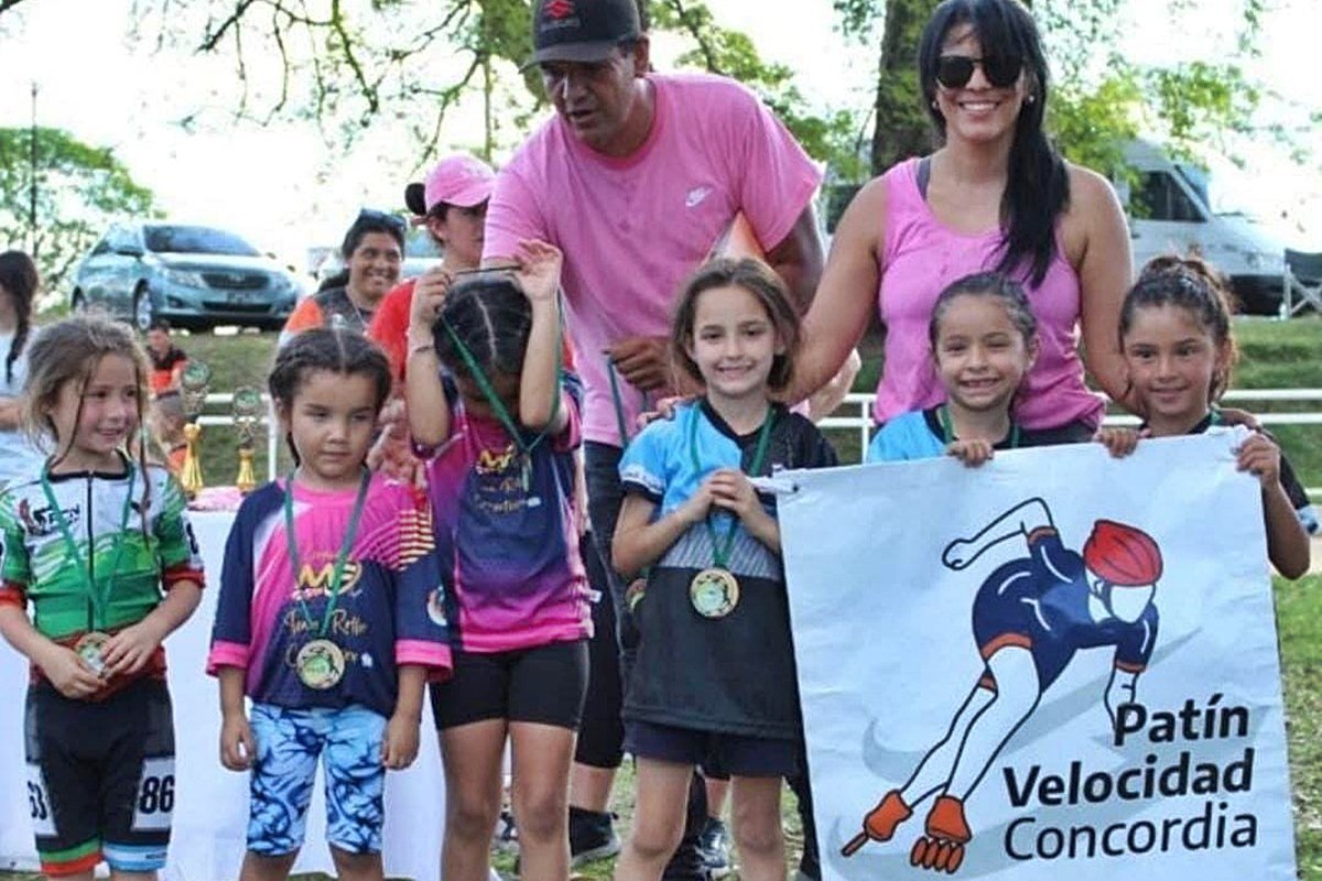 Encuentro de varias ecuelas de Pat&iacute;n