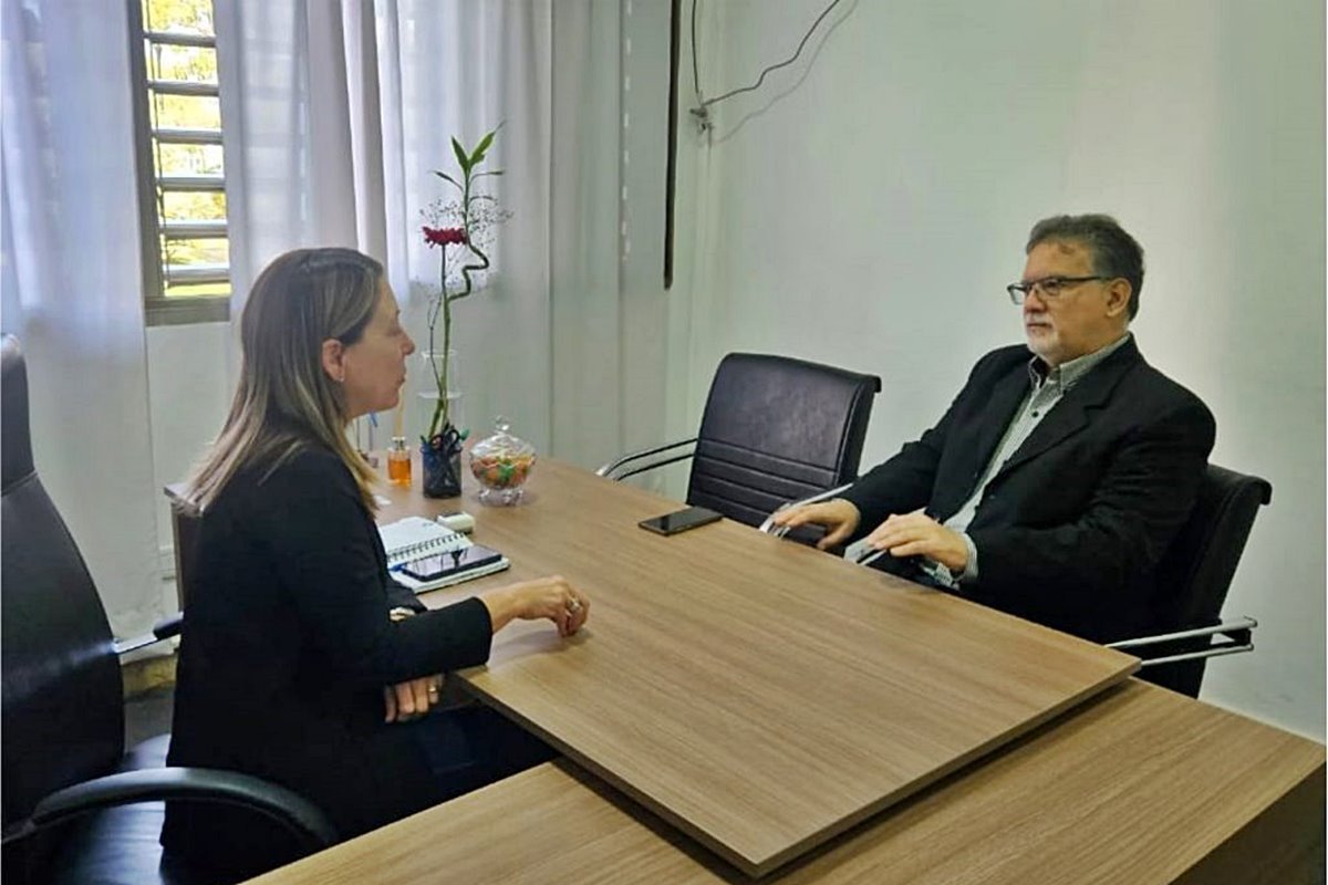 La intendenta recibi&oacute; al director de la Caja de Jubilaciones y Pensiones