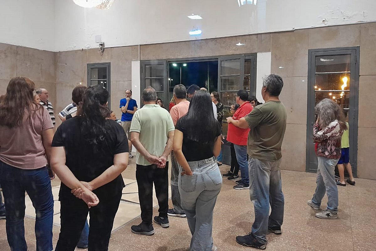 Los vecinos se reunión con autoridades para reiterar reclamos.