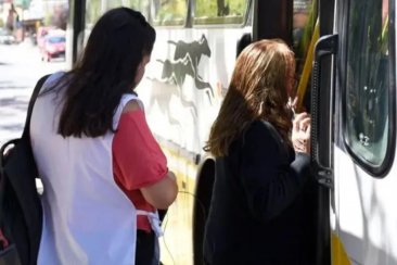 Comprende el servicio urbano, suburbano, interurbano y de larga distancia. Comprende el servicio urbano, suburbano, interurbano y de larga distancia.