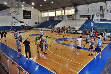 La cancha de Ferro fue el escenario del campus. La cancha de Ferro fue el escenario del campus.