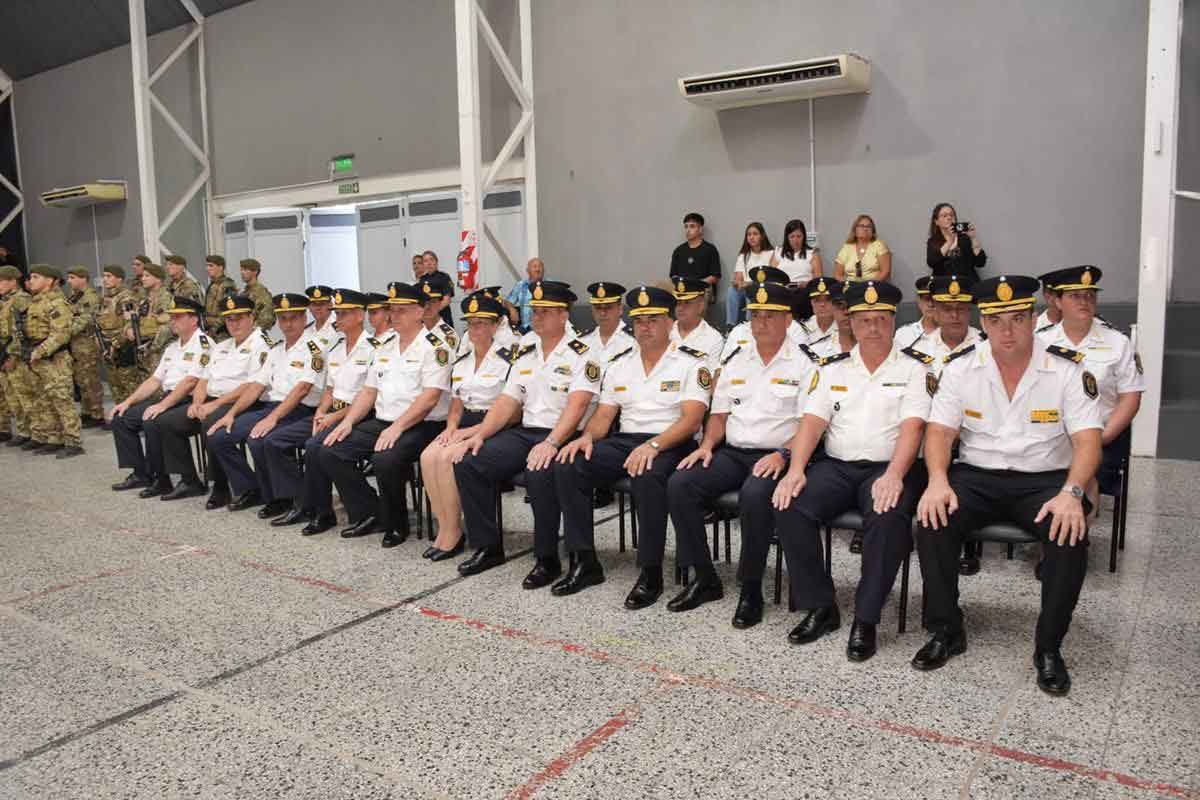 Rosatelli junto a las dem&aacute;s autoridades policiales nombradas este jueves.