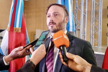 Señaló “que contaban con más de 30 asesores para apenas 4 ediles”. Señaló “que contaban con más de 30 asesores para apenas 4 ediles”.