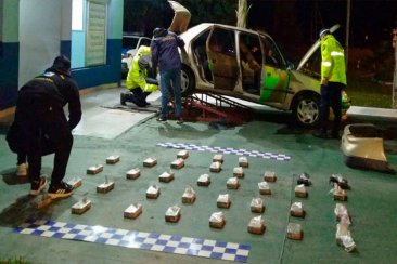 El auto que pretendía ingresar a la provincia viajaba rumbo a Uruguay. El auto que pretendía ingresar a la provincia viajaba rumbo a Uruguay.