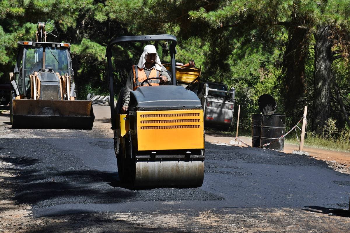 Las mejoras incluyen los caminos internos de la zona del Perilago.