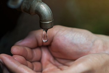 Vecinos de la zona sur juntan firmas por los continuos cortes de agua. Vecinos de la zona sur juntan firmas por los continuos cortes de agua.