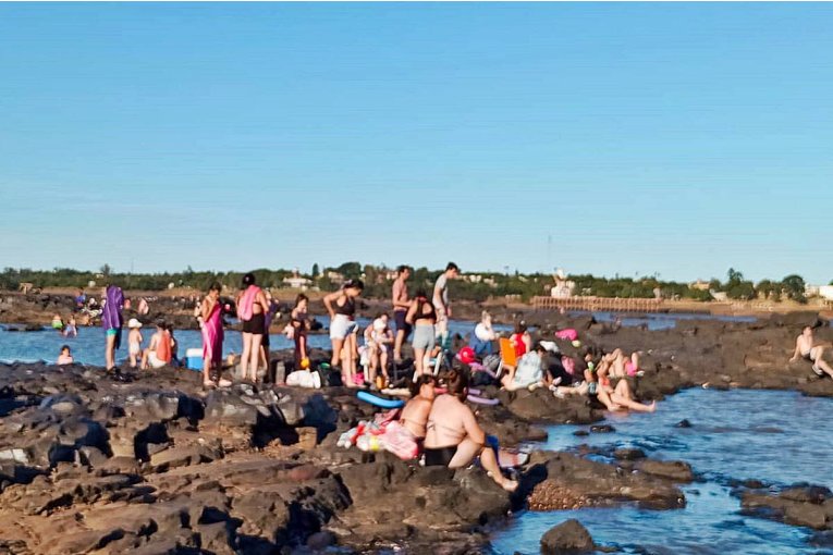 La playa Nebel no est&aacute; habilitada y el municipio advirti&oacute; sobre los riesgos del caso a los ba&ntilde;istas
