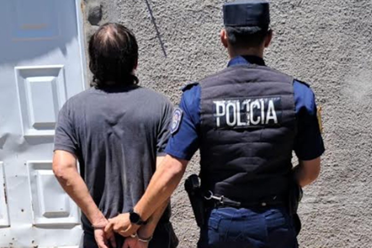 El autor del hecho fue detenido durante el allanamiento a un domicilio.