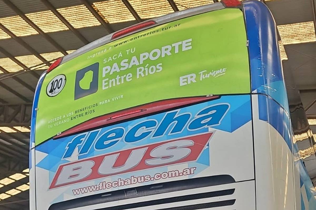 Quince ecolectivos recorren el pa&iacute;s promocionando el Turismo entrerriano