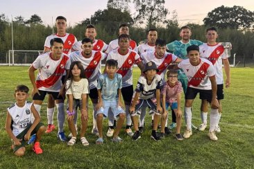 Colegiales festejó luego de golear a su rival. Colegiales festejó luego de golear a su rival.