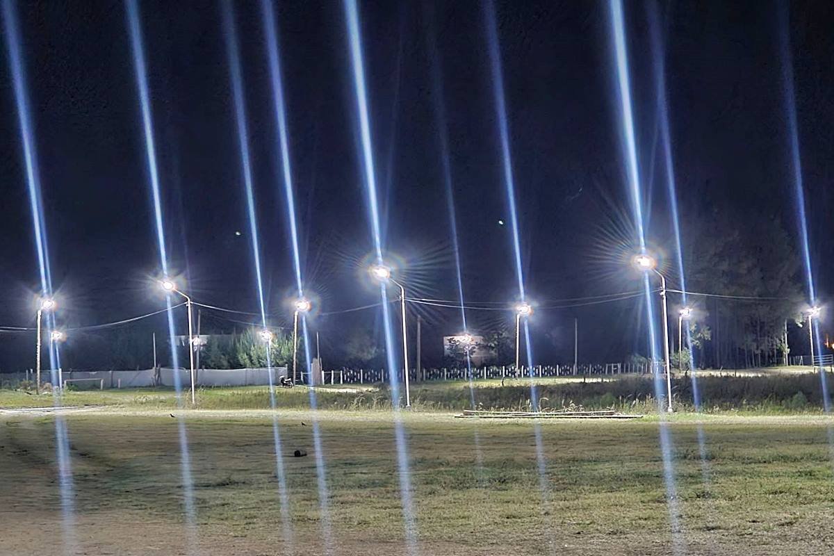 12 nuevas luminarias LED instaladas en barrio Cementerio.