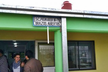 La escuela funciona en el extremo oeste de Concordia. La escuela funciona en el extremo oeste de Concordia.