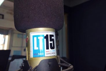 La AM quedaría sin locutores y operadores de turno. La AM quedaría sin locutores y operadores de turno.