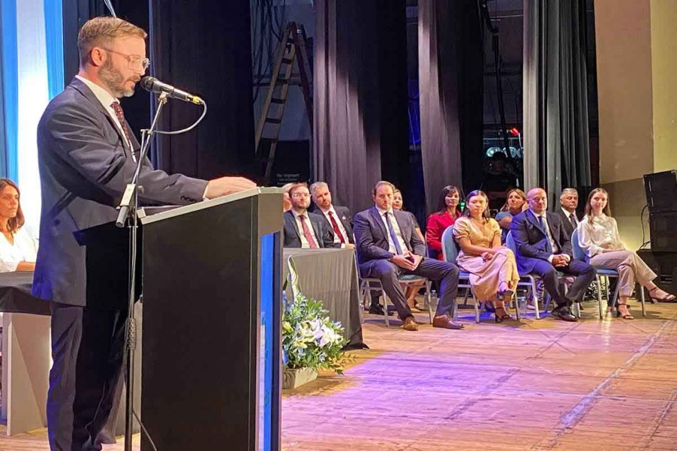 Azcue presentó un proyecto &ldquo;que cambiará para siempre la matriz productiva de Concordia&rdquo;
