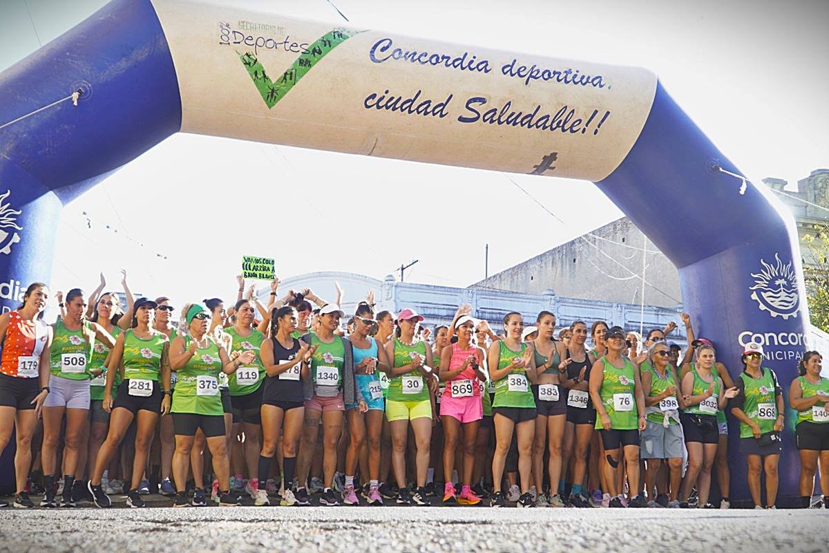 Una marea de mujeres corrieron por las calles de Concordia.