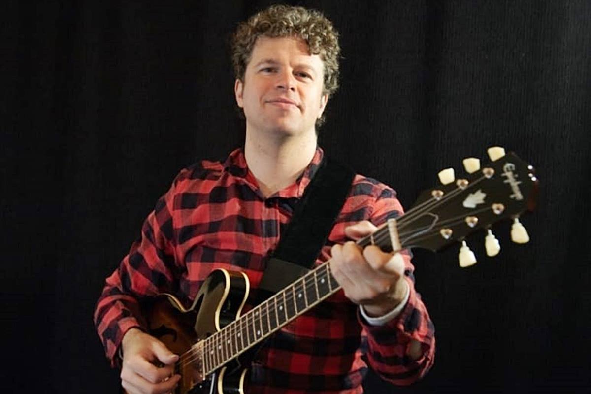 Alfonso Bekes, es músico y docente con más de 23 años de trayectoria.