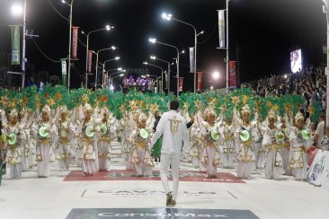 En caso de registrarse mal tiempo, la ceremonia no se suspenderá. En caso de registrarse mal tiempo, la ceremonia no se suspenderá.