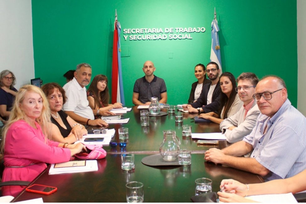 El encuentro paritario entre gremios estatales y el gobierno pasó para el viernes