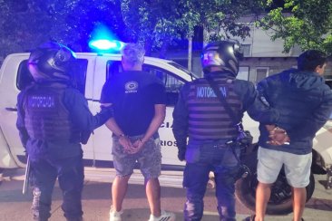 La víctima fue hospitalizada y recibió siete puntos en el muslo derecho. La víctima fue hospitalizada y recibió siete puntos en el muslo derecho.