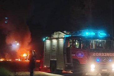 Afortunadamente no hubo que lamentar personas heridas. Afortunadamente no hubo que lamentar personas heridas.