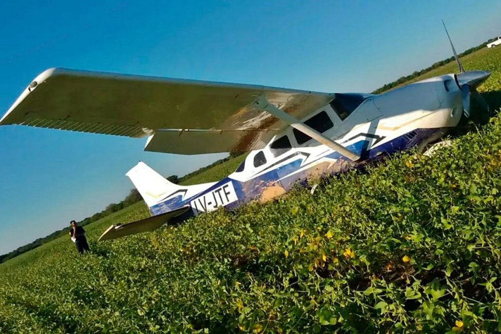 Una falla mecánica habría desencadenado el aterrizaje forzoso de la avioneta hallada en un campo entrerriano