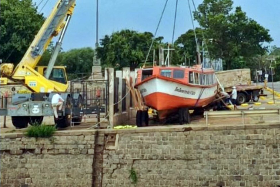 La lancha que unía Salto y Concordia fue afectada por redes que estaban tendidas en el río
