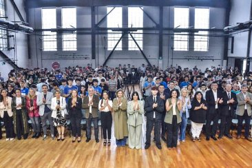 El lanzamiento fue en la capital de la provincia. El lanzamiento fue en la capital de la provincia.