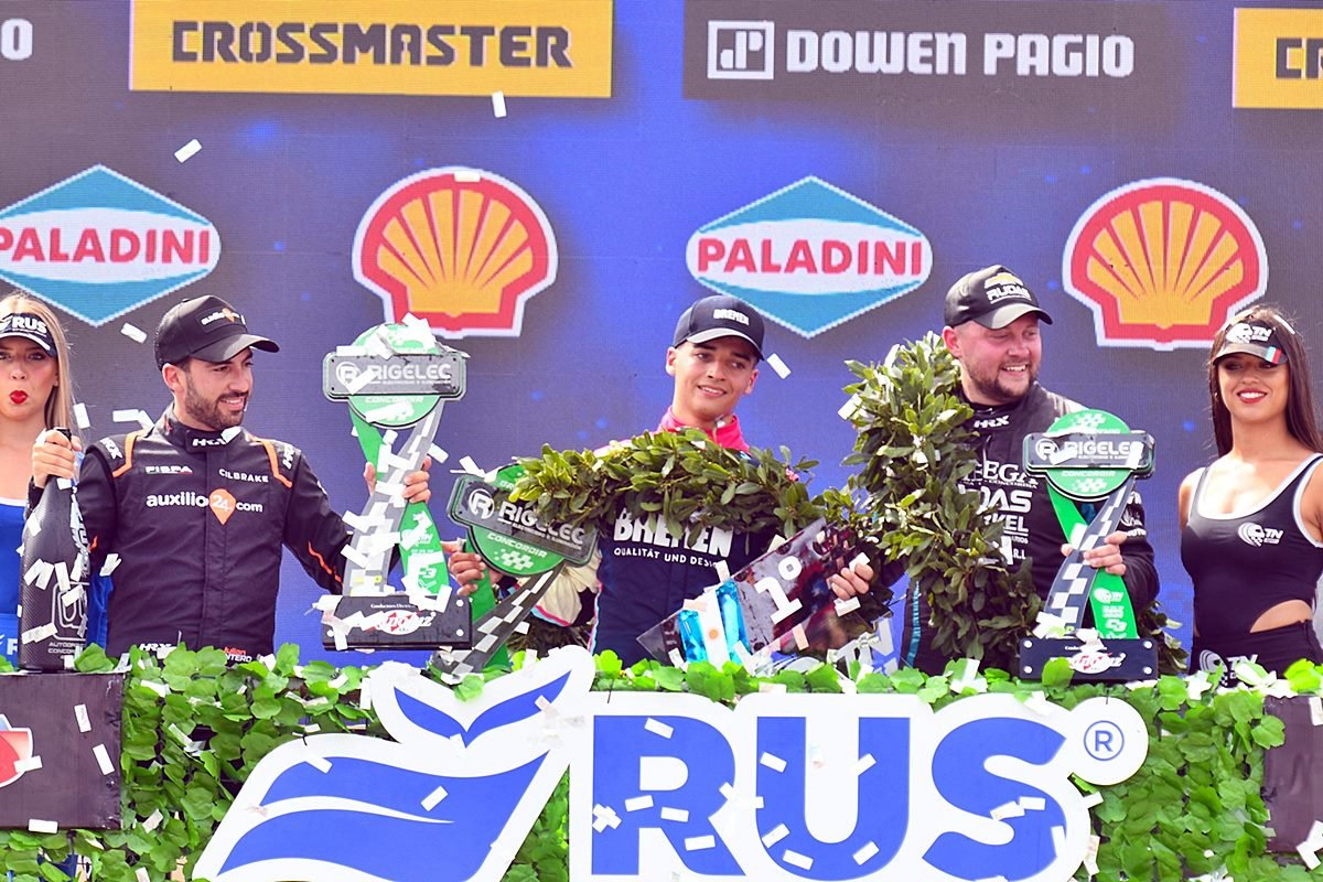 El pod&iacute;o en lo m&aacute;s alto del aut&oacute;dromo de Concordia