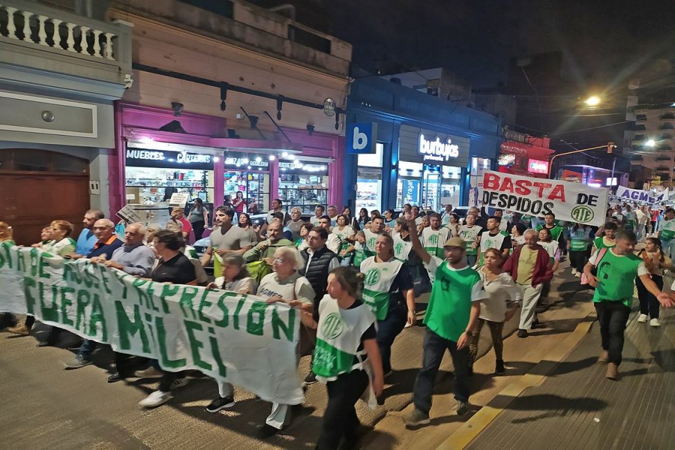 La marcha por el paro unió las dos plazas céntricas en Concordia